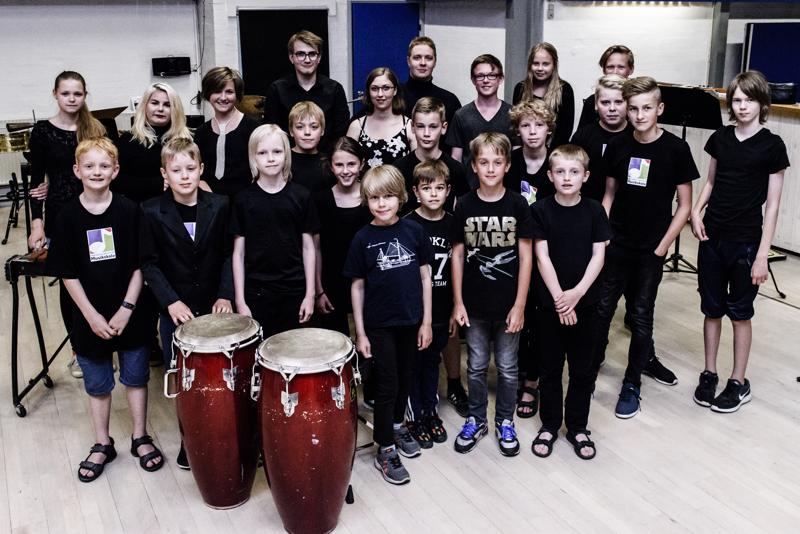  20160607-PB8_8275-2.JPG </br ><small> 2016-06-07 18:13</br >NIKON D800 28mm 1/200s f/8 ISO 4500</small>