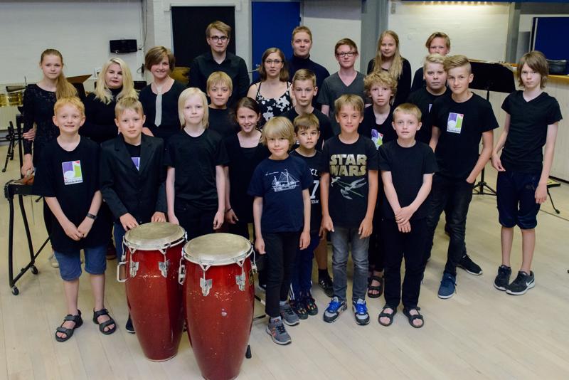  20160607-PB8_8274.JPG </br ><small> 2016-06-07 18:13</br >NIKON D800 28mm 1/200s f/8 ISO 6400</small>