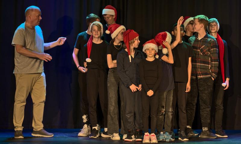  PB8_4886.jpg </br >By Per Baekgaard/baekgaard@b4net.dk</br > <small> 2022-10-06 17:29</br >NIKON D800 70mm 1/100s f/5.6 ISO 1250</small>