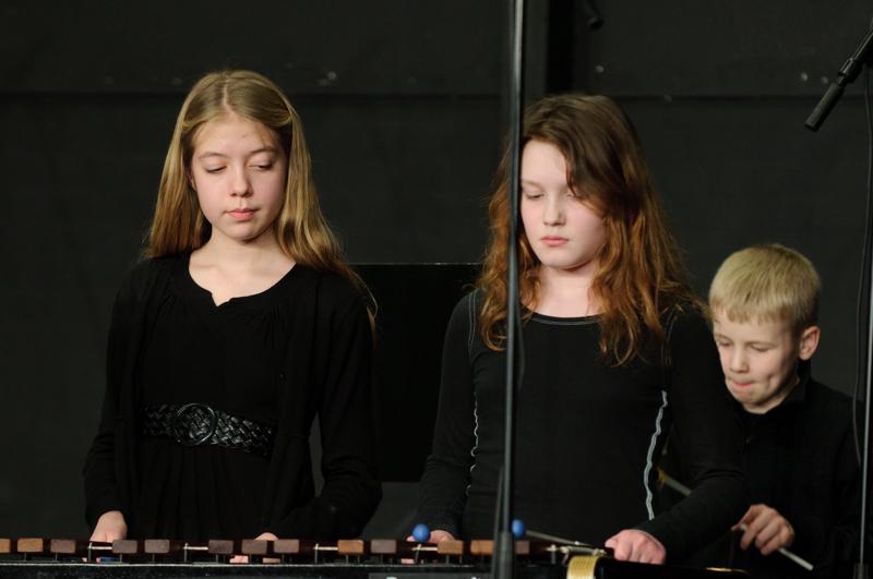  D3C_6359.jpg </br ><small> 2011-01-24 20:20</br >NIKON D300 + 70.0-200.0 mm f/2.8<br /> 170mm 1/125s f/4 ISO 800</small>