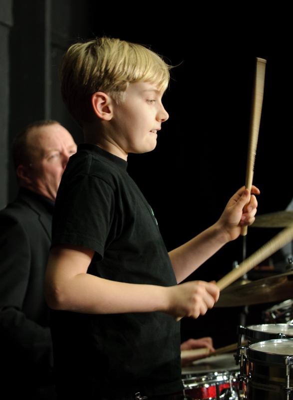  D3C_6368.jpg </br ><small> 2011-01-24 20:25</br >NIKON D300 + 70.0-200.0 mm f/2.8<br /> 75mm 1/50s f/4 ISO 800</small>