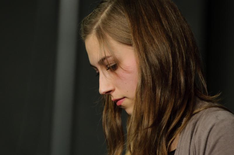  D3C_6373.jpg </br ><small> 2011-01-24 20:27</br >NIKON D300 + 70.0-200.0 mm f/2.8<br /> 190mm 1/80s f/4 ISO 800</small>