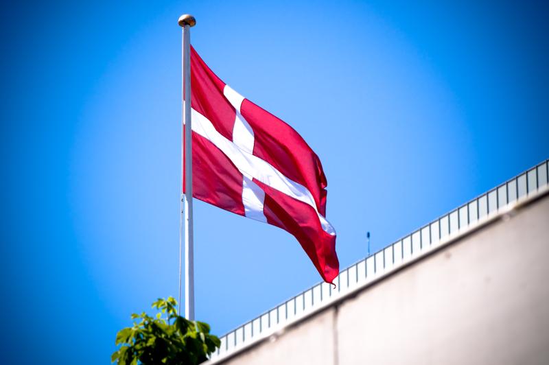  D3C_0990.jpg </br ><small> 2008-06-01 13:35</br >NIKON D300 200mm 1/800s f/5.6 ISO 200</small>