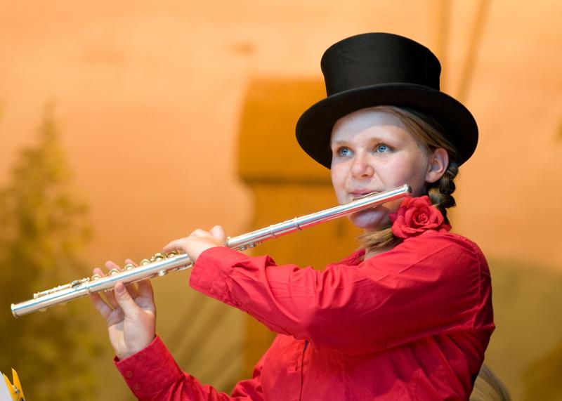  D3C_1238.jpg </br ><small> 2008-06-01 20:13</br >NIKON D300 200mm 1/125s f/4 ISO 400</small>