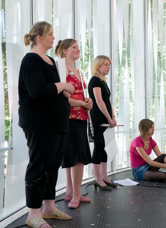  D3C_0973.jpg </br ><small> 2008-06-01 12:51</br >NIKON D300 38mm 1/100s f/4 ISO 200</small>