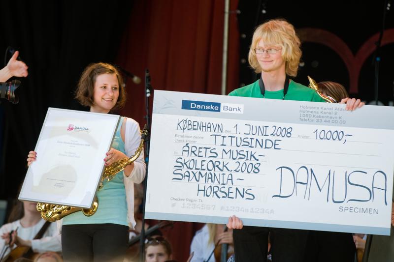  D3C_1027.jpg </br ><small> 2008-06-01 15:05</br >NIKON D300 200mm 1/160s f/4 ISO 200</small>