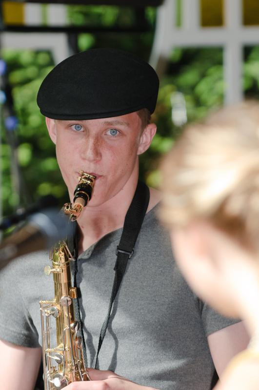  D3C_3150.jpg </br ><small> 2010-06-12 17:05</br >NIKON D300 180mm 1/1000s f/4 ISO 400</small>