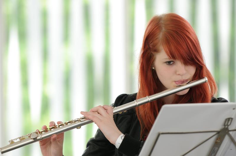  D3C_3212.jpg </br ><small> 2010-06-13 17:09</br >NIKON D300 180mm 1/100s f/4 ISO 640</small>