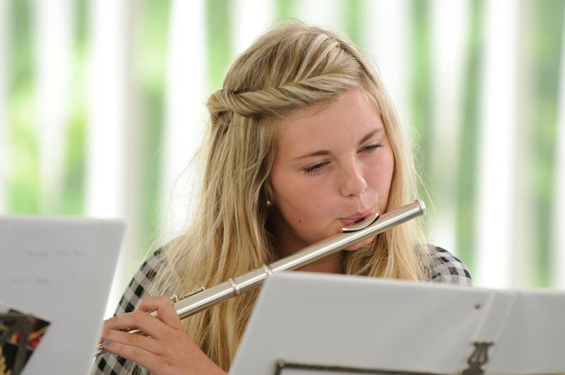  D3C_3233.jpg </br ><small> 2010-06-13 17:23</br >NIKON D300 200mm 1/125s f/4 ISO 640</small>