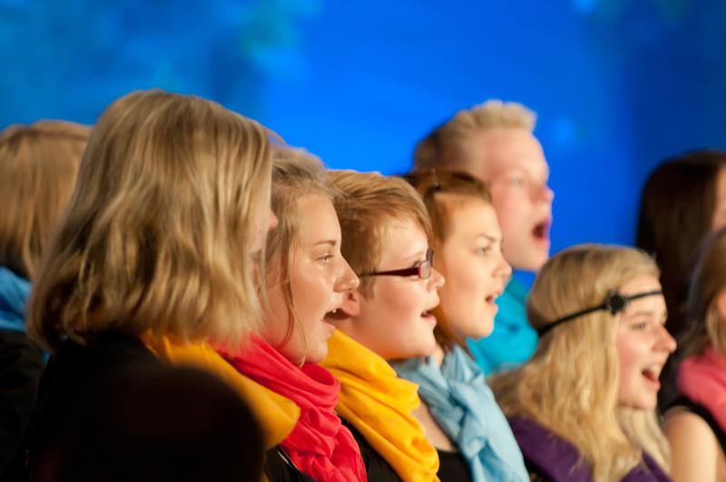  D3C_3290.jpg </br ><small> 2010-06-13 17:55</br >NIKON D300 190mm 1/40s f/3.2 ISO 1250</small>