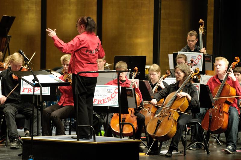  D3C_3321.jpg </br ><small> 2010-06-13 18:15</br >NIKON D300 170mm 1/60s f/3.2 ISO 1250</small>