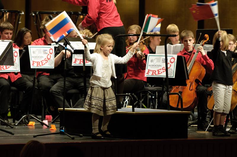  D3C_3331.jpg </br ><small> 2010-06-13 18:33</br >NIKON D300 190mm 1/60s f/4 ISO 1250</small>