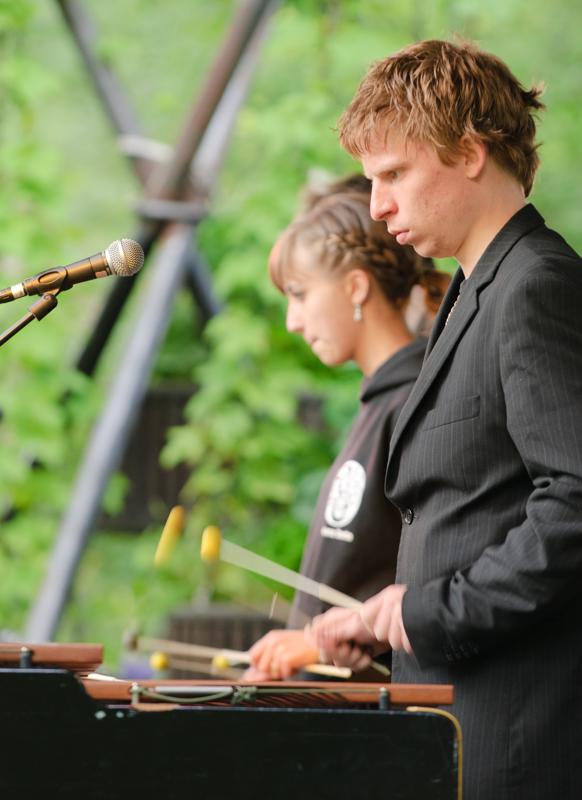  D3C_3348.jpg </br ><small> 2010-06-13 19:06</br >NIKON D300 200mm 1/80s f/4 ISO 640</small>