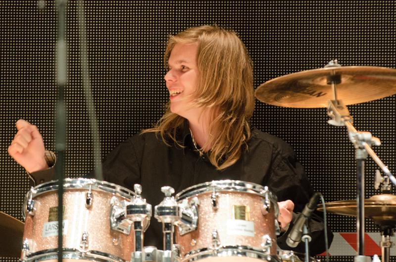  D3C_3388.jpg </br ><small> 2010-06-13 20:38</br >NIKON D300 200mm 1/125s f/4 ISO 1250</small>