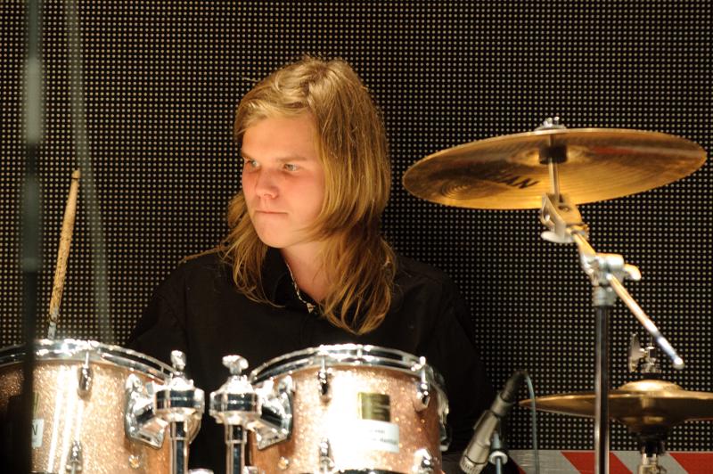  D3C_3393.jpg </br ><small> 2010-06-13 20:39</br >NIKON D300 200mm 1/125s f/4 ISO 1250</small>