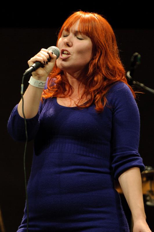  D3C_3459.jpg </br ><small> 2010-06-13 20:59</br >NIKON D300 200mm 1/500s f/4 ISO 1250</small>