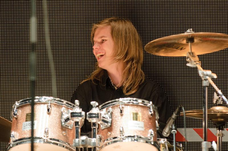  D3C_3389.jpg </br ><small> 2010-06-13 20:38</br >NIKON D300 200mm 1/125s f/4 ISO 1250</small>