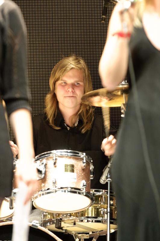  D3C_3423.jpg </br ><small> 2010-06-13 20:44</br >NIKON D300 200mm 1/80s f/4 ISO 1250</small>