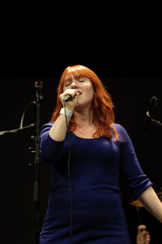  D3C_3461.jpg </br ><small> 2010-06-13 21:00</br >NIKON D300 200mm 1/640s f/4 ISO 1250</small>