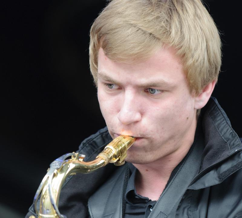  D3C_0642.JPG </br ><small> 2012-04-28 14:23</br >NIKON D300 + 70.0-200.0 mm f/2.8<br /> 160mm 1/160s f/4 ISO 800</small>