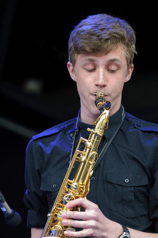  D3C_0670.JPG </br ><small> 2012-04-28 14:30</br >NIKON D300 + 70.0-200.0 mm f/2.8<br /> 140mm 1/125s f/4 ISO 800</small>