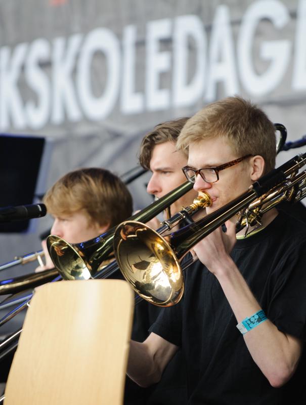  D3C_0692.JPG </br ><small> 2012-04-28 14:43</br >NIKON D300 + 70.0-200.0 mm f/2.8<br /> 200mm 1/500s f/4 ISO 800</small>