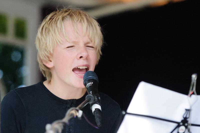  D3C_0764.JPG </br ><small> 2012-04-28 16:20</br >NIKON D300 + 70.0-200.0 mm f/2.8<br /> 150mm 1/4000s f/3.2 ISO 2000</small>