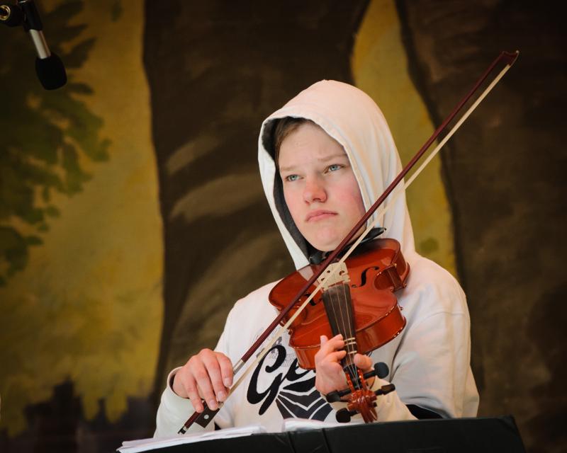  D3C_0825.JPG </br ><small> 2012-04-28 17:07</br >NIKON D300 + 70.0-200.0 mm f/2.8<br /> 200mm 1/800s f/5.6 ISO 800</small>