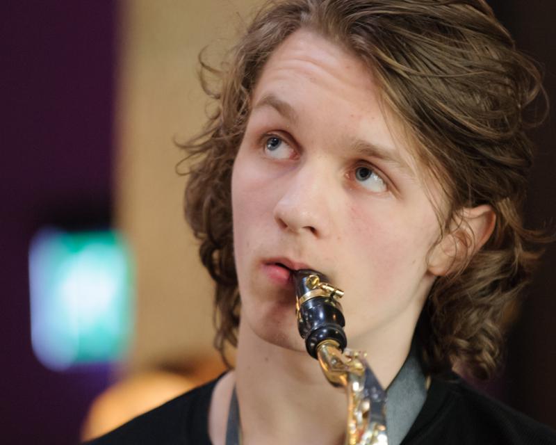  D3C_0807.JPG </br ><small> 2012-04-28 16:56</br >NIKON D300 + 70.0-200.0 mm f/2.8<br /> 200mm 1/80s f/3.5 ISO 2000</small>