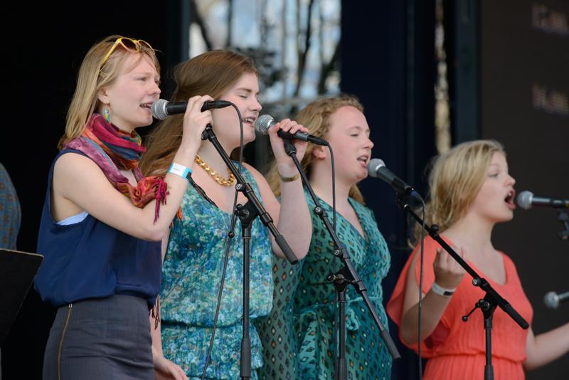  20130504_PB8_5448.JPG </br >Tivoli, 4.-5. Maj 2013</br > <small> 2013-05-04 16:27</br >NIKON D800 + 70.0-200.0 mm f/2.8<br /> 200mm 1/500s f/5.6 ISO 720</small>