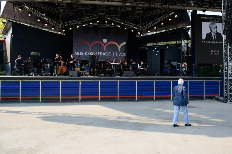  20130504_PB8_5499.JPG </br >Tivoli, 4.-5. Maj 2013</br > <small> 2013-05-04 17:02</br >NIKON D800 + 24.0-70.0 mm f/2.8<br /> 24mm 1/125s f/5.6 ISO 100</small>