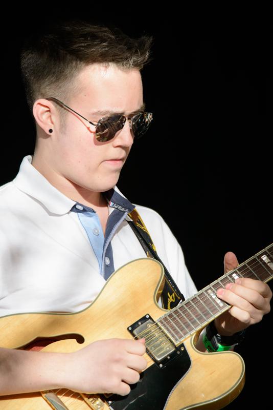  20150502_PB8_7760.JPG </br ><small> 2015-05-02 18:38</br >NIKON D800 + 150.0-600.0 mm f/5.0-6.3<br /> 500mm 1/500s f/6.3 ISO 900</small>