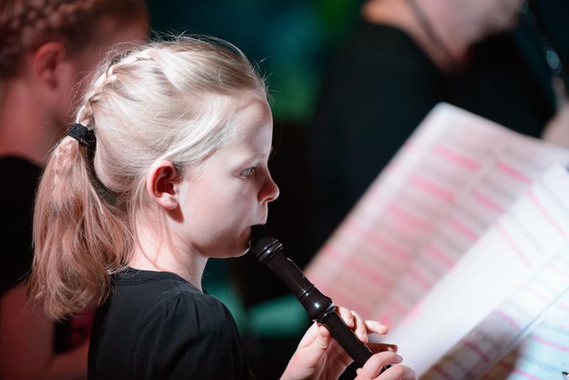  20150502_PB8_7932.JPG </br ><small> 2015-05-02 20:08</br >NIKON D800 + 70.0-200.0 mm f/2.8<br /> 200mm 1/250s f/2.8 ISO 3200</small>