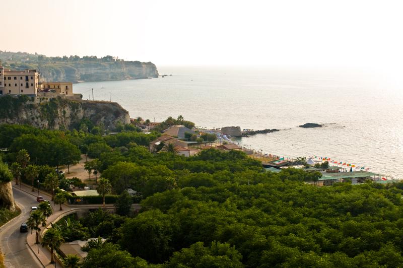  D3C_1754.jpg </br ><small> 2008-06-30 18:15</br >NIKON D300 35mm 1/500s f/5.6 ISO 100</small>