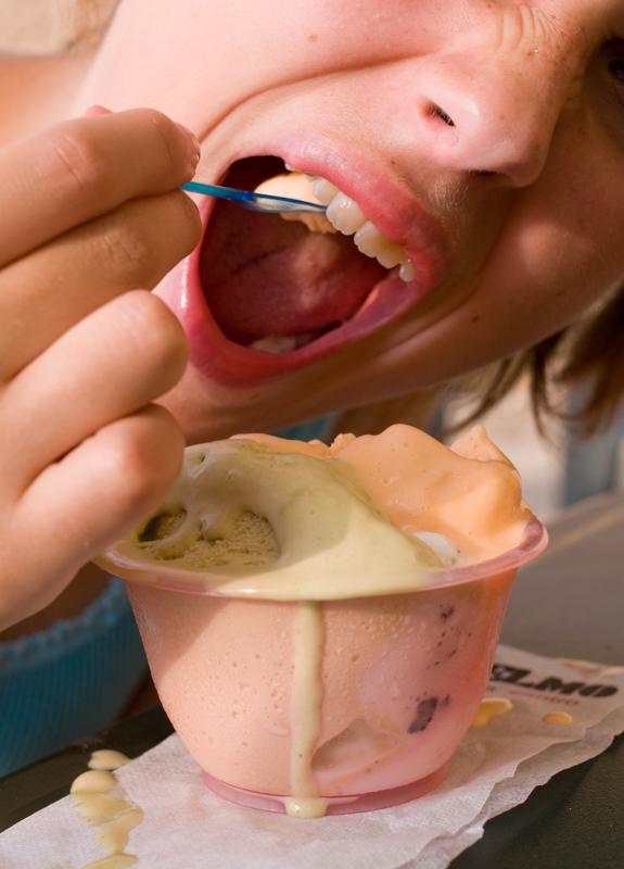  D3C_1758.jpg </br ><small> 2008-06-30 18:24</br >NIKON D300 35mm 1/200s f/5.6 ISO 100</small>