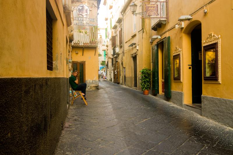  D3C_1780.jpg </br ><small> 2008-06-30 19:00</br >NIKON D300 24mm 1/60s f/5.6 ISO 200</small>