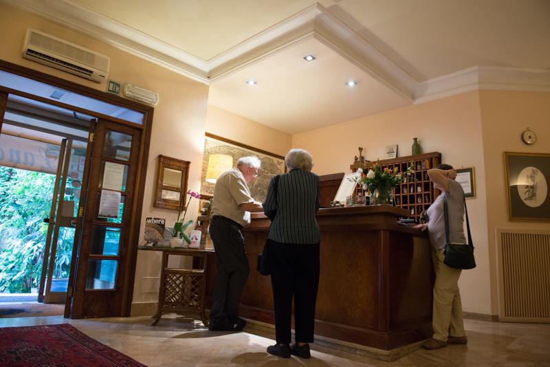  20120929_PB8_1518.JPG </br ><small> 2012-09-29 16:20</br >NIKON D800 + 24.0-70.0 mm f/2.8<br /> 24mm 1/40s f/4 ISO 3200</small>