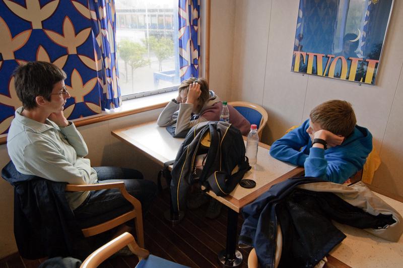  D3C_3438.jpg </br ><small> 2008-08-05 08:59</br >NIKON D300 18mm 1/125s f/5.6 ISO 800</small>