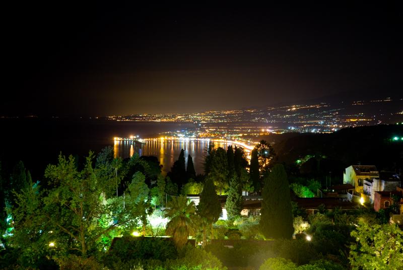  D2C_7738.jpg </br ><small> 2008-05-05 00:02</br >NIKON D200 24mm 28s f/5.6 ISO 200</small>