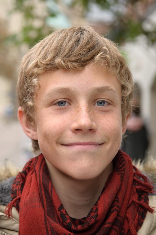  D3C_4921.jpg </br ><small> 2008-10-13 12:37</br >NIKON D300 55mm 1/200s f/4 ISO 400</small>