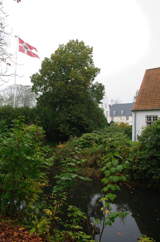  D3C_4954.jpg </br ><small> 2008-10-13 17:33</br >NIKON D300 17mm 1/50s f/4 ISO 400</small>