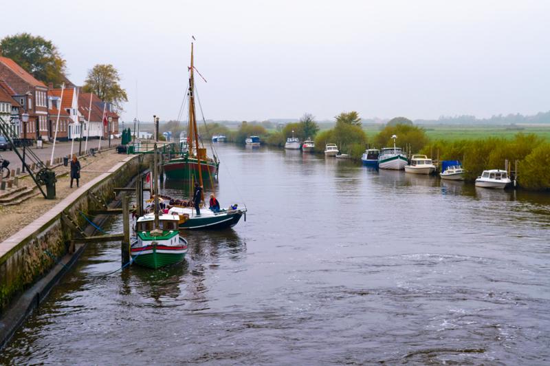  D3C_4909.jpg </br ><small> 2008-10-13 12:23</br >NIKON D300 44mm 1/125s f/5.6 ISO 200</small>