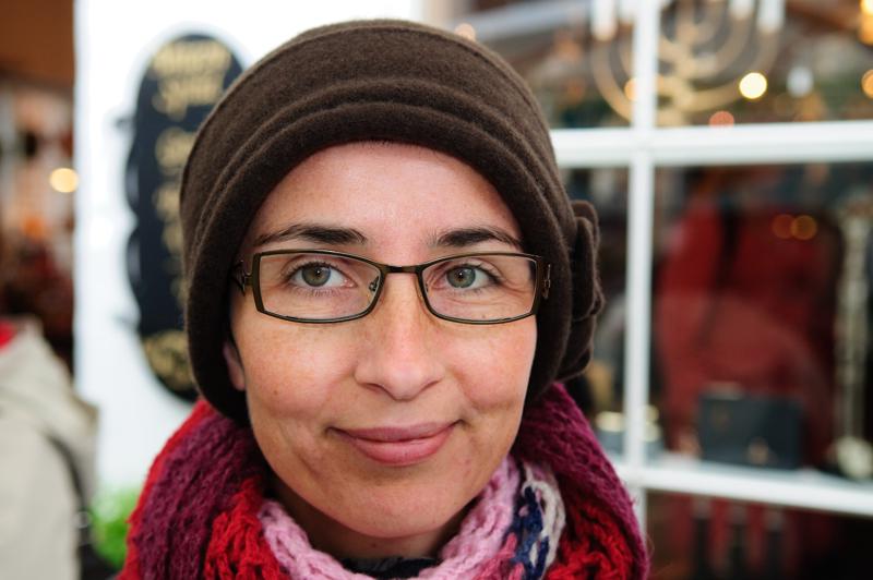  D3C_4919.jpg </br ><small> 2008-10-13 12:30</br >NIKON D300 38mm 1/80s f/4 ISO 400</small>