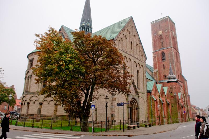  D3C_4926.jpg </br ><small> 2008-10-13 12:41</br >NIKON D300 17mm 1/400s f/5.6 ISO 400</small>