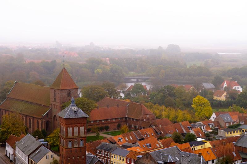  D3C_4935.jpg </br ><small> 2008-10-13 13:03</br >NIKON D300 52mm 1/250s f/5.6 ISO 200</small>