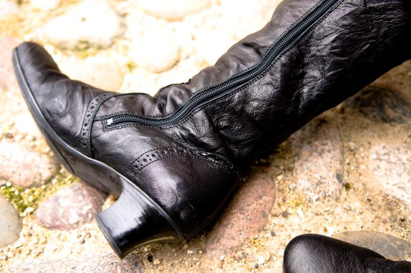  D3C_4940.jpg </br ><small> 2008-10-13 13:12</br >NIKON D300 31mm 1/125s f/2.8 ISO 200</small>