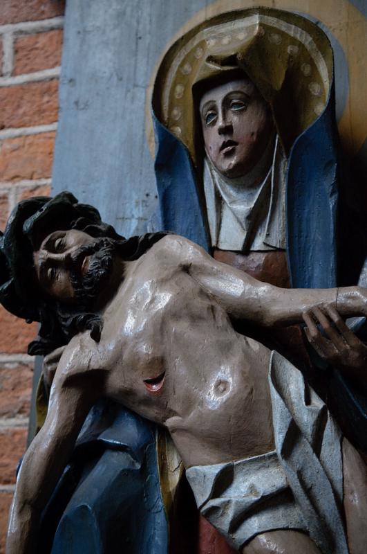  D3C_4993.jpg </br ><small> 2008-10-14 14:05</br >NIKON D300 35mm 1/60s f/2.8 ISO 1600</small>