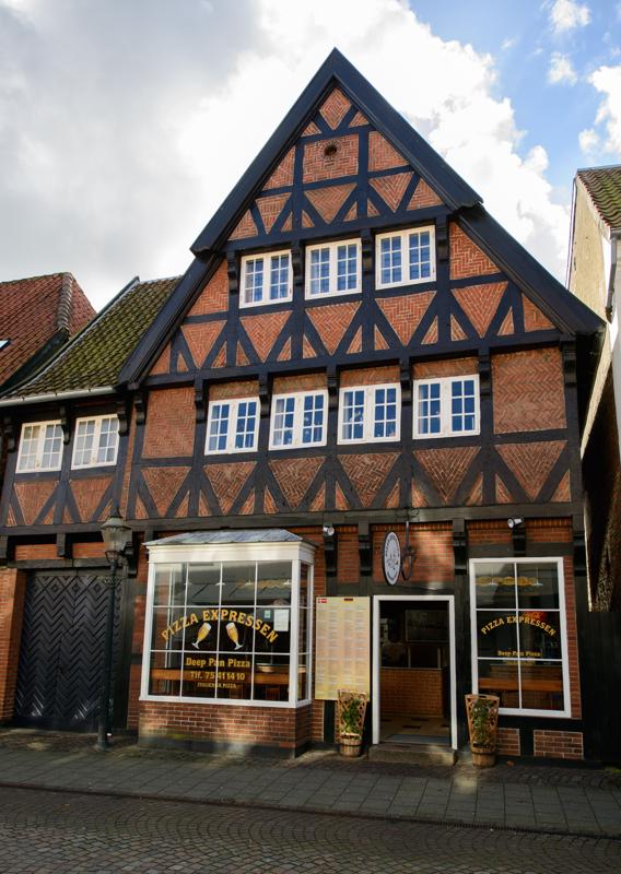  20121013_PB8_2494.JPG </br ><small> 2012-10-13 11:23</br >NIKON D800 + 14.0-24.0 mm f/2.8<br /> 24mm 1/160s f/5.6 ISO 100</small>