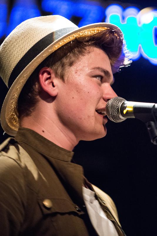  20130430_PB8_4834.JPG </br >Sant Annæ Big Band og MGK hold, Jazzhouse April 2013</br > <small> 2013-04-30 19:43</br >NIKON D800 + 70.0-200.0 mm f/2.8<br /> 190mm 1/30s f/2.8 ISO 6400</small>