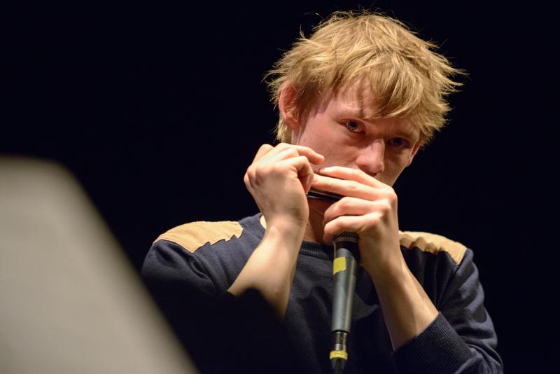  20130430_PB8_4871.JPG </br >Sant Annæ Big Band og MGK hold, Jazzhouse April 2013</br > <small> 2013-04-30 20:07</br >NIKON D800 + 70.0-200.0 mm f/2.8<br /> 200mm 1/60s f/2.8 ISO 6400</small>